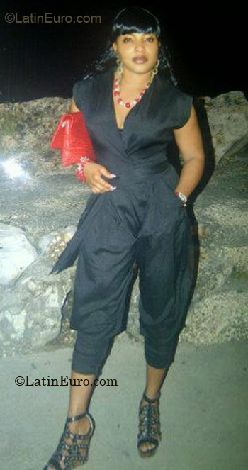 Date this hard body Jamaica girl ShortyCute from Montego Bay JM289
