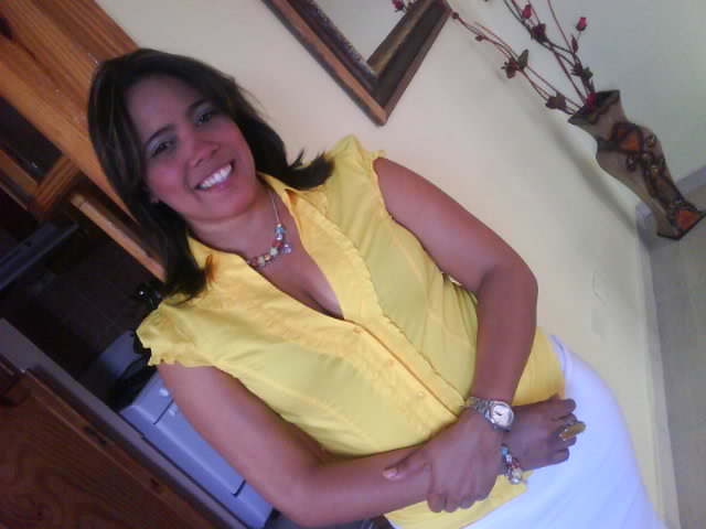 Date this sensual Dominican Republic girl Emprendora from Santo Domingo DO7954