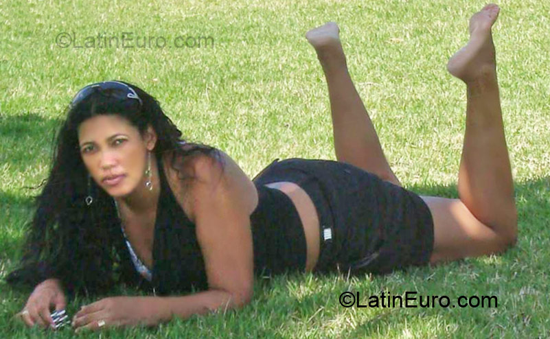 Date this athletic Brazil girl Silvania from Aracruz BR5600