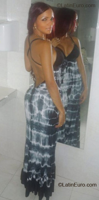 Date this young Colombia girl Sandra from Cartagena CO7260