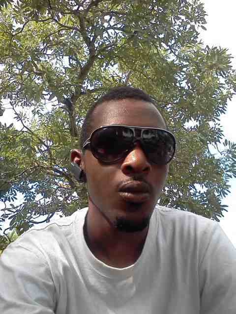 Date this foxy United States man Noel from Hollywood US10332