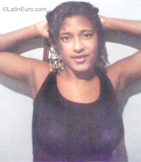 Date this hard body Brazil girl Thaiane from Rio De Janeiro BR5632