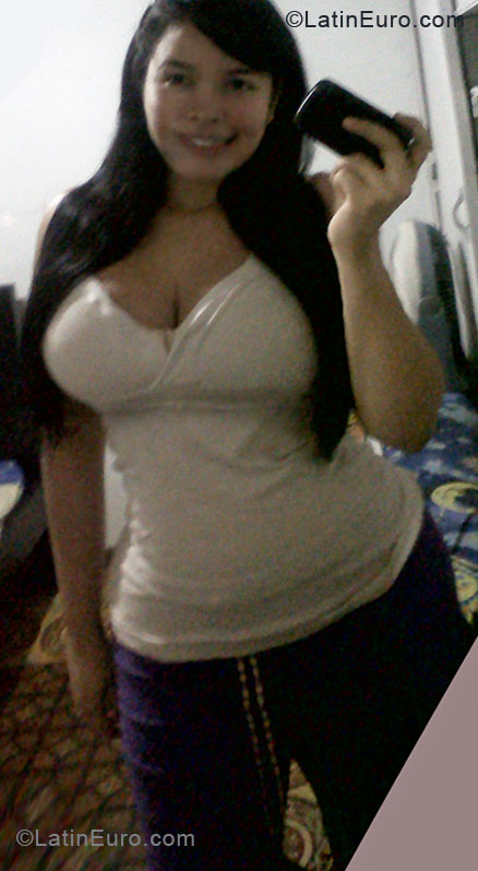 Date this georgeous Colombia girl Diana from Buenaventura CO7370