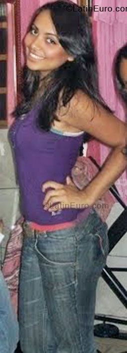 Date this foxy Brazil girl Mariana from Salvador BR5696