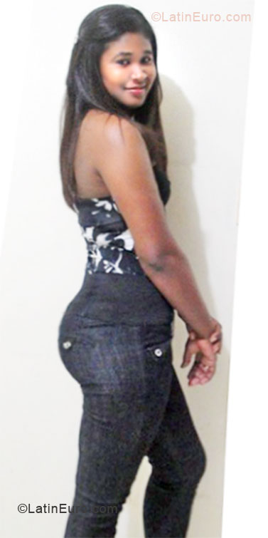 Date this hot Dominican Republic girl Massiel from Santiago DO8152