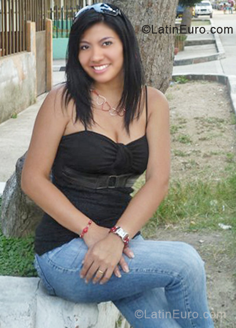 Date this lovely Colombia girl LEIDY from Cali CO7355