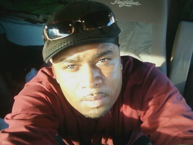 Date this gorgeous United States man Thomas from Roper US10550