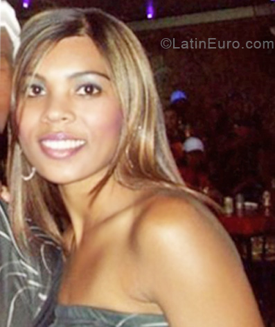 Date this hot Brazil girl Flvia from Belo Horizonte BR5751