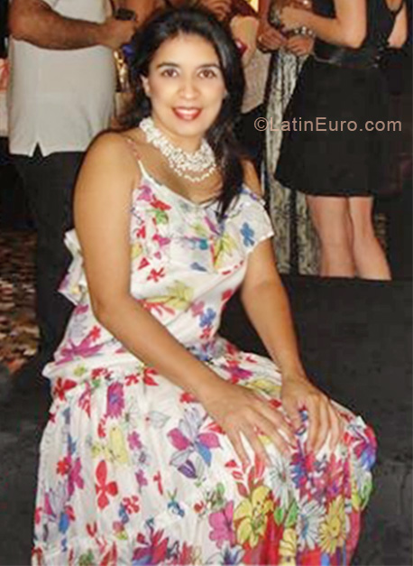 Date this nice looking Brazil girl Magda from Joao Pessoa BR5784