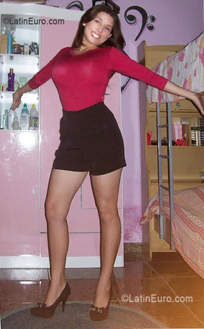 Date this nice looking Brazil girl Loren from Cachoeira Paulista BR5805