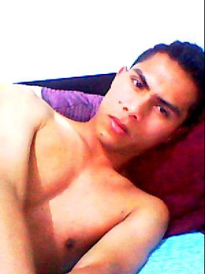 Date this tall Colombia man Andrews from Bogota CO7492