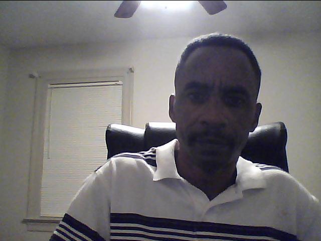 Date this tall United States man Ronald from Baton Rouge US10799