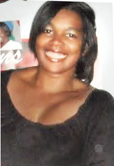 Date this happy Brazil girl Alessandra from Muriae BR5877