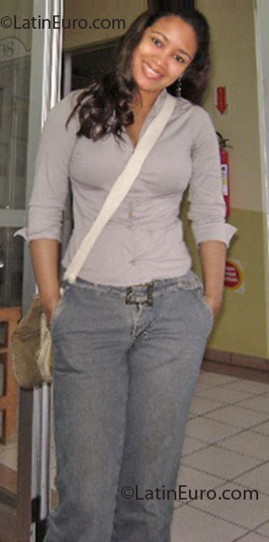 Date this hard body Brazil girl Francilene from Blumenau BR5886