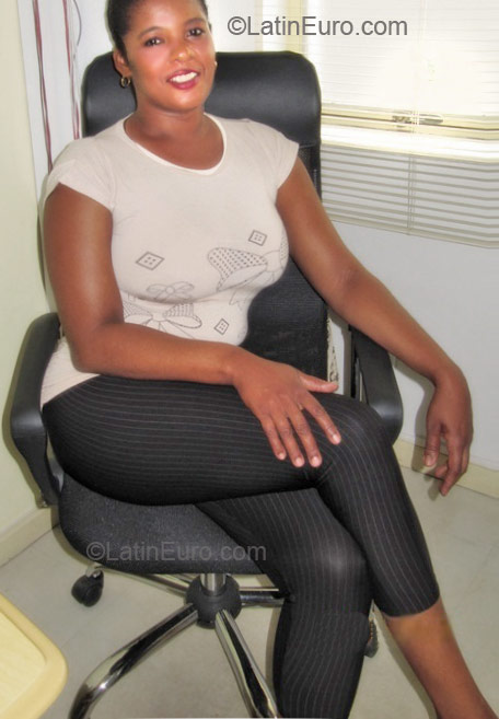 Date this good-looking Brazil girl Graziella from Ponte Nova BR5901