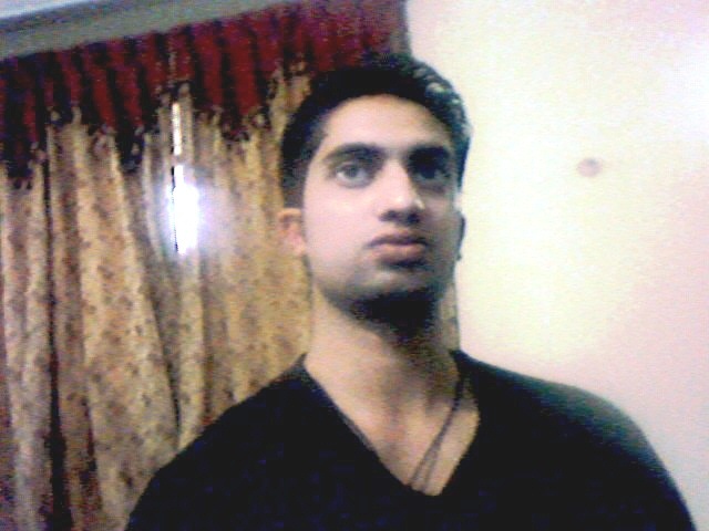Date this cute Pakistan man Furqan from Lahore PK34