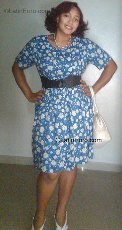 Date this sensual Dominican Republic girl Ruth from Barahona DO8701