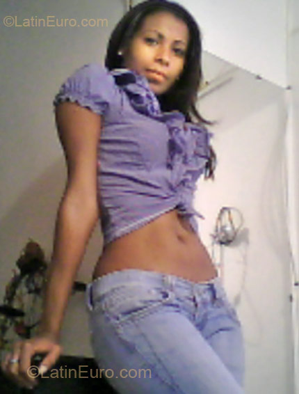 Date this foxy Colombia girl Alexandra from Cali CO7611