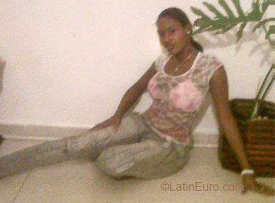 Date this funny Dominican Republic girl Danessa from Santo Domingo DO9255