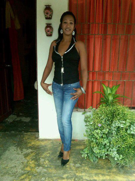 Date this voluptuous Dominican Republic girl Karina restituy from La Vega DO8776