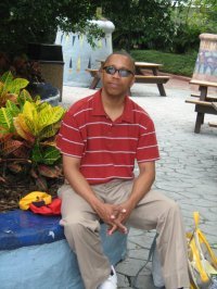 Date this fun Netherlands Antilles man Lindley from Curacao AN8