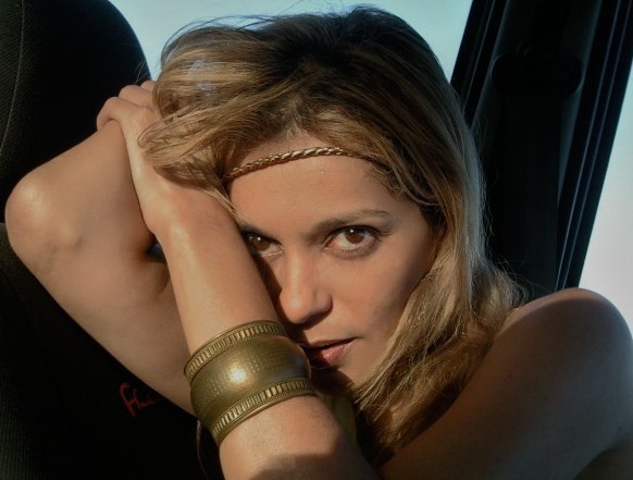 Date this young Brazil girl Kelly from Rio De Janeiro BR5948
