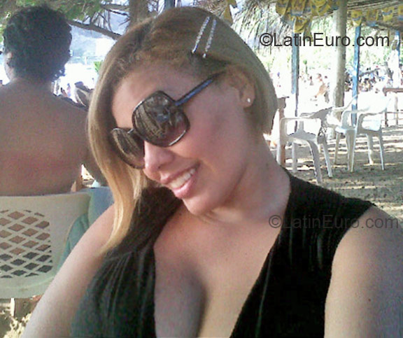 Date this exotic Colombia girl Alexa from Santa Marta CO7677