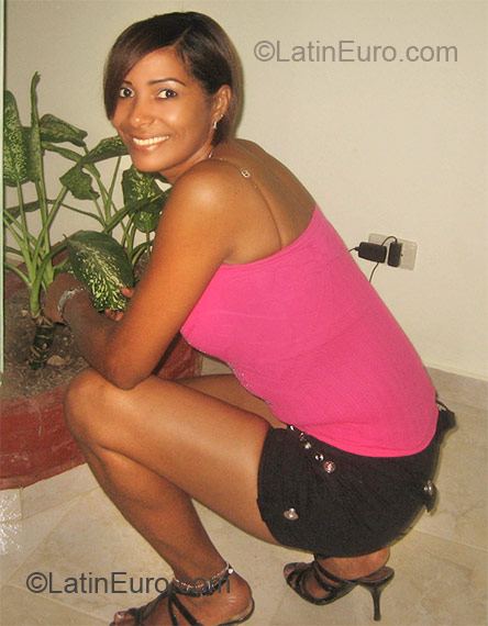 Date this pretty Dominican Republic girl Rosa from Nagua DO9025