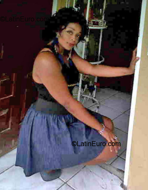 Date this sensual Jamaica girl Sherryleecr from spanish town JM331