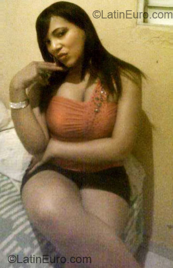Date this sensual Dominican Republic girl Zula from Santiago DO9052