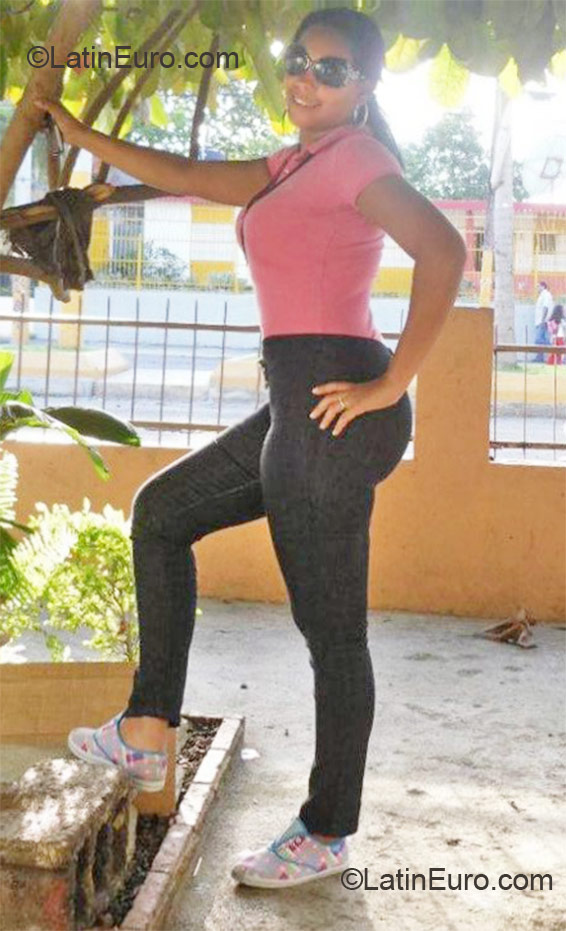 Date this hot Dominican Republic girl Virginia from La Vega DO9061