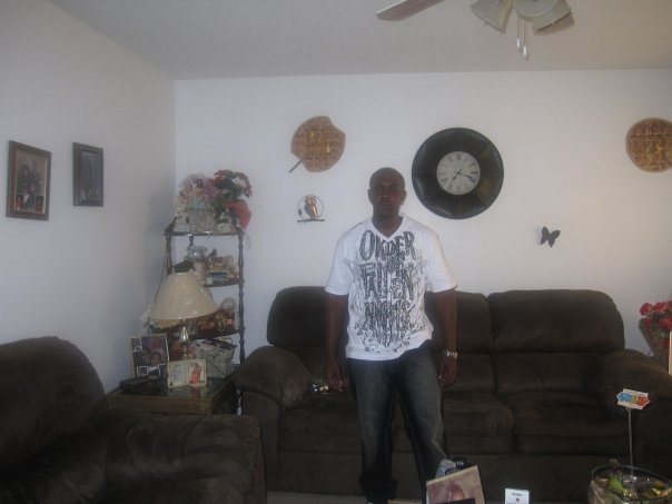 Date this voluptuous Afghanistan man David from Bagram AF21
