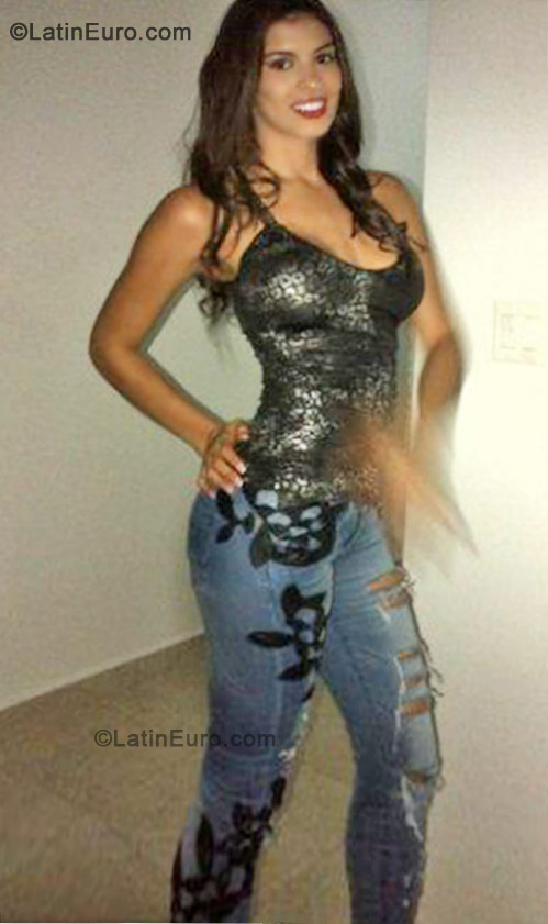 Date this tall Panama girl Marilin00 from Panama PA147
