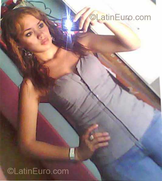 Date this good-looking Honduras girl Nancy from Tegucigalpa HN405