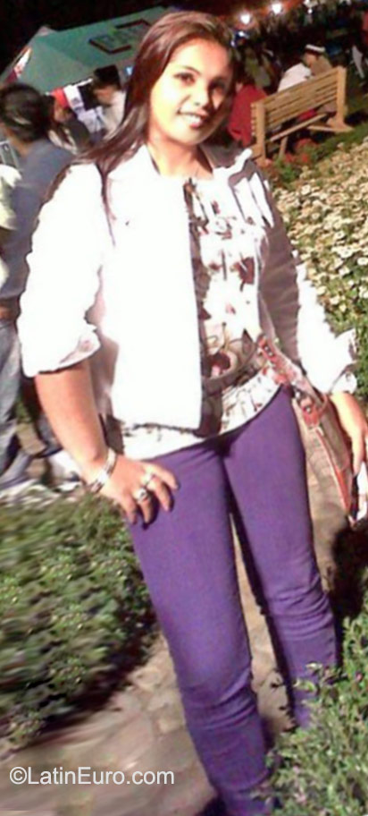 Date this nice looking Panama girl Lisseth from Panama City PA720