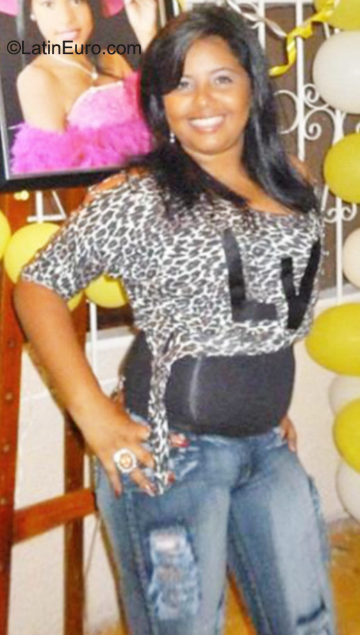 Date this cute Colombia girl Cindy from Barranquilla CO8043