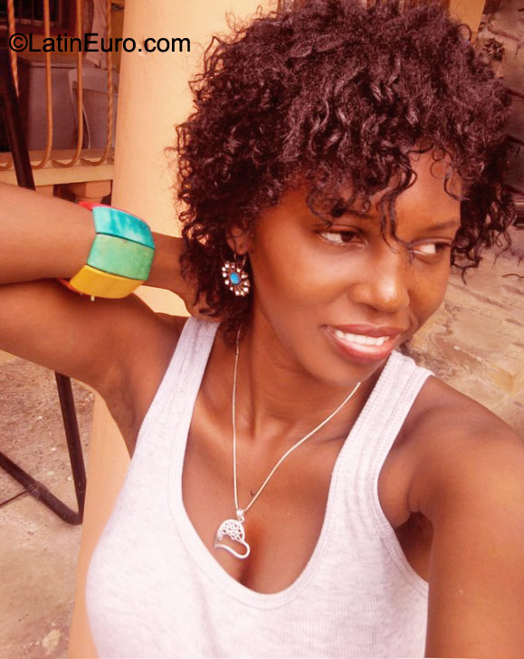 Date this exotic Dominican Republic girl Yoselyn from Santo Domingo DO9388