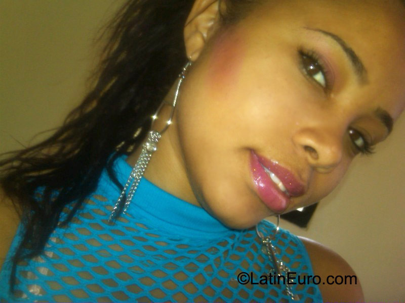 Date this sultry Dominican Republic girl Arody from Santo Domingo DO9392