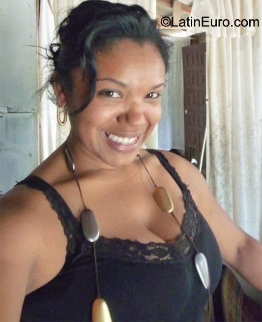 Date this charming Dominican Republic girl Ibonet from Bonao DM29