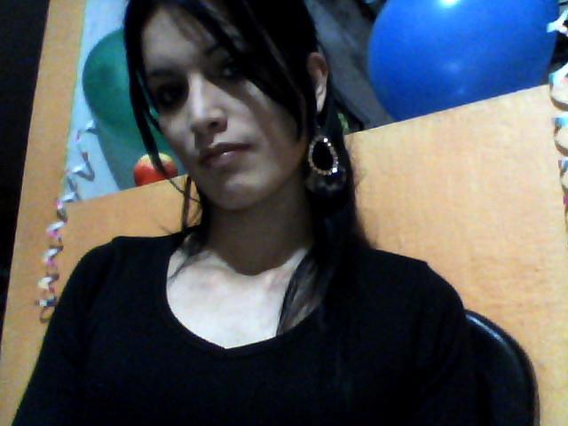 Date this lovely Colombia girl Leidy from Cali CO8128