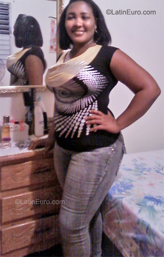 Date this sultry Dominican Republic girl Ibelise from Santo Domingo DO9503