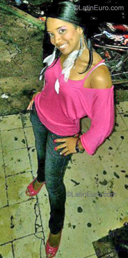 Date this delightful Dominican Republic girl Lissette caroli from Santo Domingo DO9525