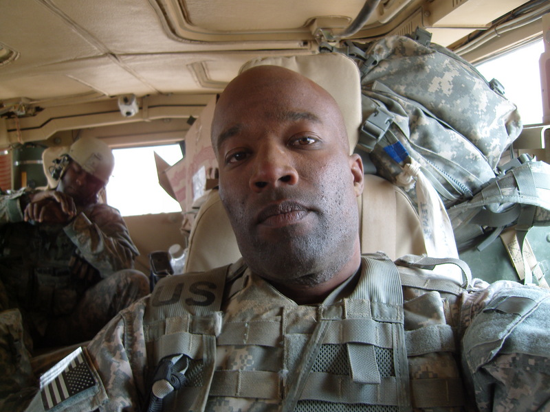 Date this funny United States man Otis from Heathrow US11533