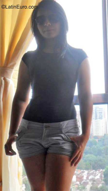 Date this hard body Colombia girl Estefania from Medellin CO8251
