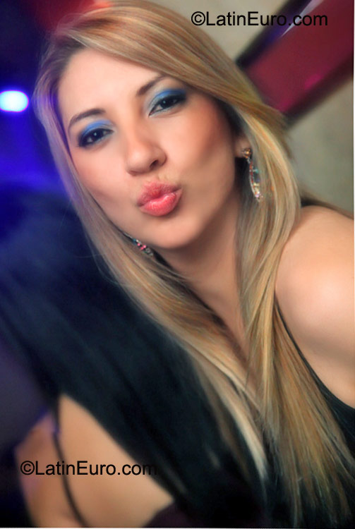 Date this attractive Brazil girl Carol from Itu BR6103