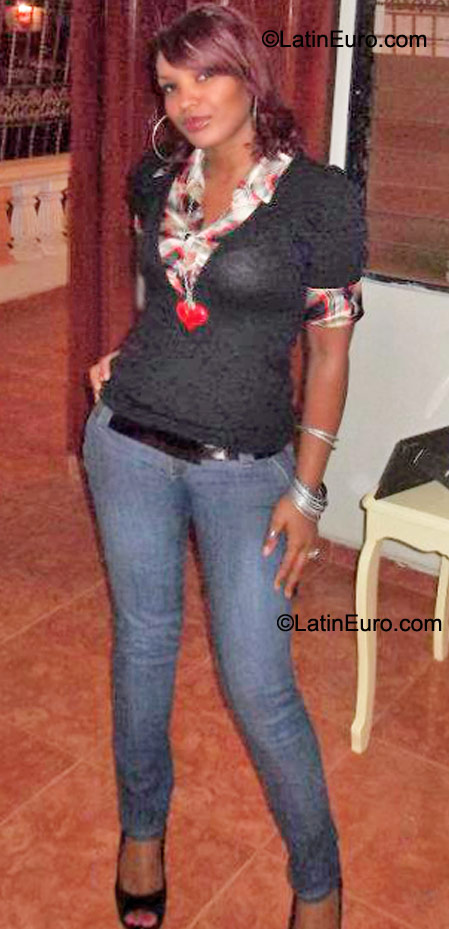Date this sultry Dominican Republic girl Miguelina from Santiago DO9613