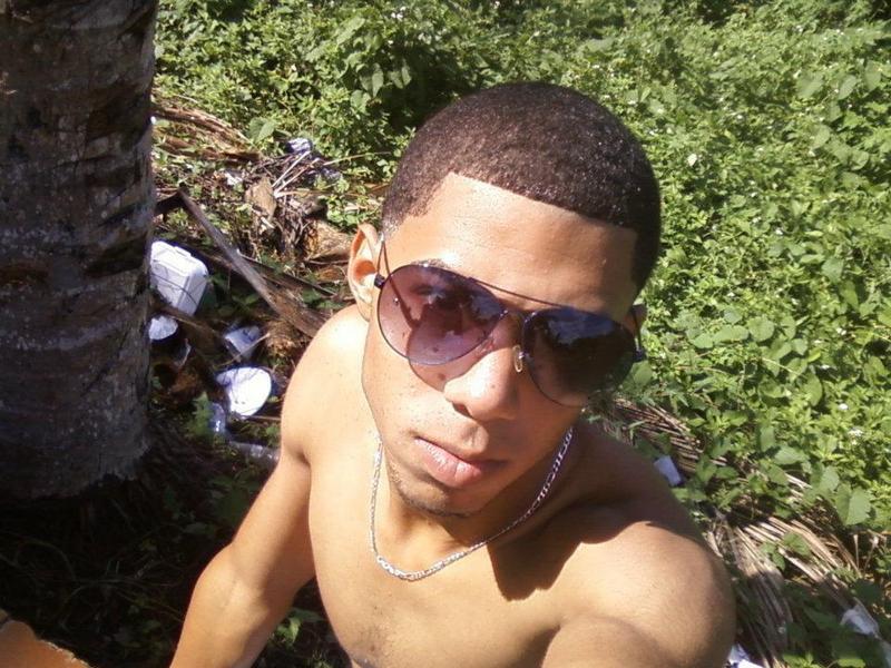 Date this tall Dominican Republic man Junior01 from Santo Domingo DO9676