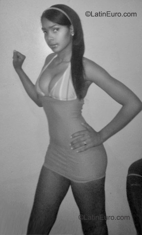 Date this fun Dominican Republic girl Carilyn01 from Santo Domingo DO9695