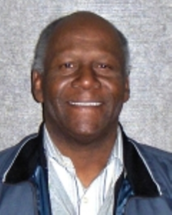 Date this voluptuous United States man Scrappydew from Tracy US11693