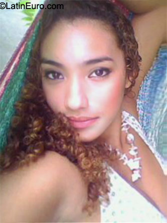 Date this stunning Honduras girl Ninoska18 from Honduras HN470